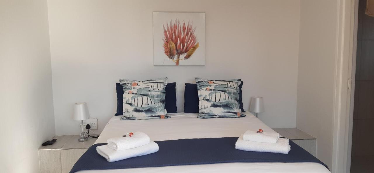 Ocean View Guest House Jeffreys Bay Exterior photo