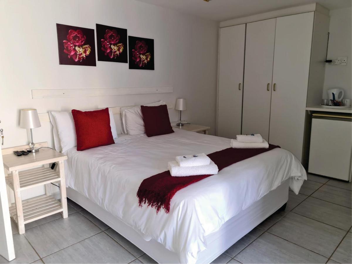 Ocean View Guest House Jeffreys Bay Exterior photo