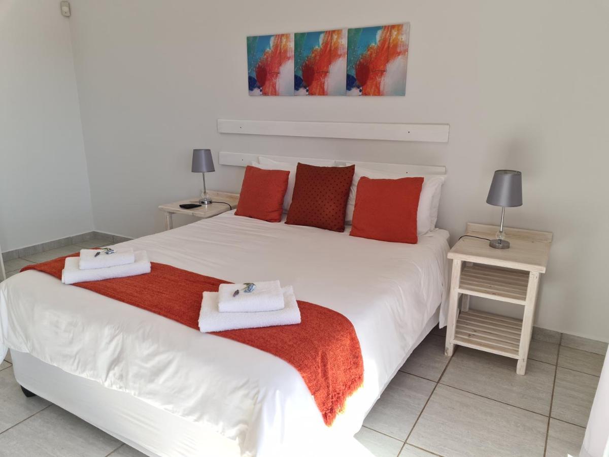 Ocean View Guest House Jeffreys Bay Exterior photo